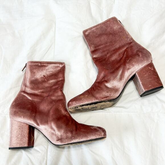 Free People Cecile Velvet Ankle Heel Boots Rose Pink EUC Women’s Size 8.5
